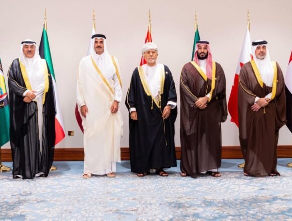 europapress-6956822-15-september-2025-qatar-doha-qatars-emir-tamim-bin-hamad-thani-3rd-welcomes-1200x675-1 Países árabes e islámicos cierran filas con Qatar y denuncian la impunidad de Israel – Victoria G. Corera