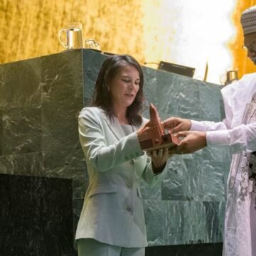 La nueva presidenta del 80º periodo de sesiones de la Asamblea General de la ONU, Annalena Baerbock, justificó en 2024 ataques a civiles en Gaza