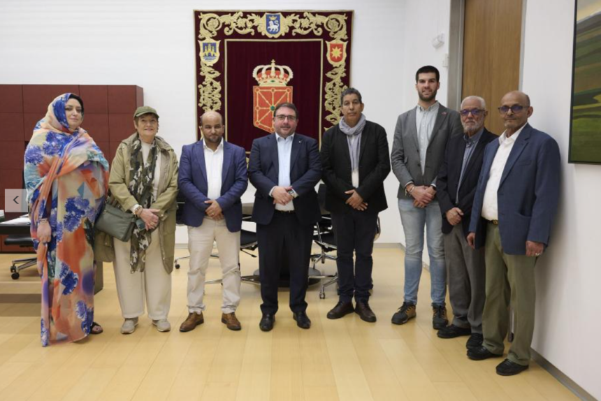 werfrew3erg El Presidente del Parlamento recibe a Abdulah Arabi, delegado del Frente Polisario en España | Parlamento de Navarra