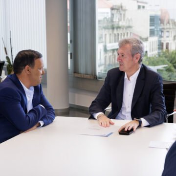 Xunta de Galicia | Presidente agradece a Mohamed Mehdi su trabajo y dedicación para mantener vivos los vínculos de solidaridad entre Galicia y el pueblo saharaui