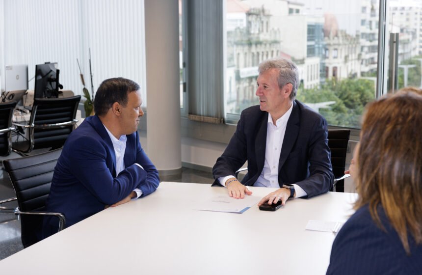 Reunión co delegado saharaui en Galicia e coa presidenta de SOGAPS Xunta de Galicia | Presidente agradece a Mohamed Mehdi su trabajo y dedicación para mantener vivos los vínculos de solidaridad entre Galicia y el pueblo saharaui