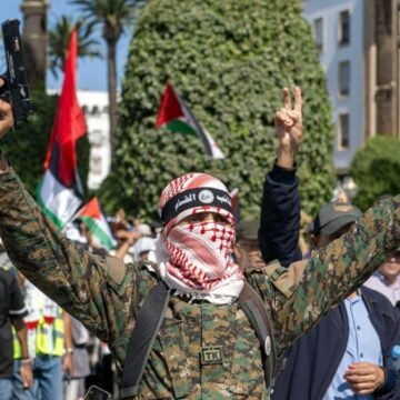 4d448cd0ea16b9ba3c7e2616d3e68f2ee9fab74bw-e1759733814538-1440x808-1 De «Trump el carnicero» a banderas de Israel en llamas: los marroquíes exigen a Mohamed VI romper con Netanyahu