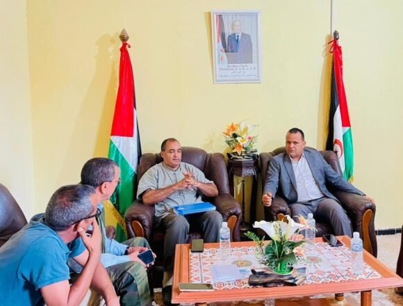 65bacb74-5e38-41e9-8d31-27c82c13d5d4 El Ministro de Cultura recibe al Director del Centro Cultural de la wilaya argelina de Tinduf | Sahara Press Service (SPS)