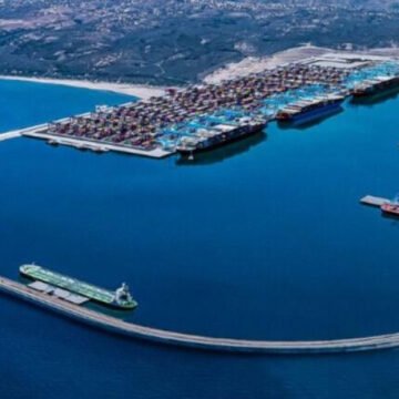 68f8fabeeeee6.r_d.552-383-12308 Europa financia un puerto en Marruecos que quitará trabajo a las fábricas de coches españolas – EL DEBATE