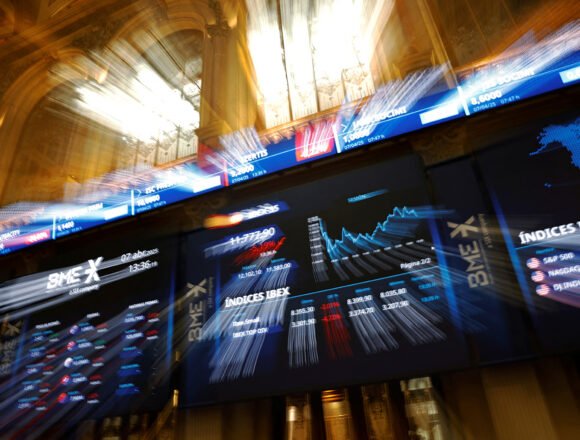 WEB-2025-04-07T125543Z_822121616_RC20TDAF2FZ5_RTRMADP_3_GLOBAL-MARKETS-EUROPE-STOCKS Acciona, Indra, Repsol y Santander son algunas de las grandes compañías españolas que hacen negocio en el Sáhara Occidental | La Marea