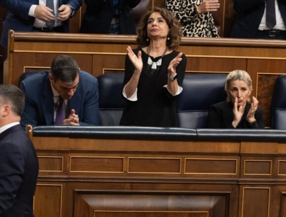 europapress-5825595-lider-vox-santiago-abascal-sale-hemiciclo-quedar-aprobada-ley-amnistia-scaled-e1760638856856-1200x675-1 Sumar se alía con Vox y PP para rechazar el acuerdo comercial de la UE y Marruecos que incluye el Sáhara