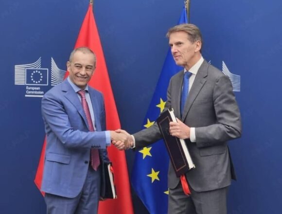 La UE y Marruecos firman acuerdo agrícola negociado en secreto que Rabat vende como un apoyo al autodenominado ‘Sáhara marroquí’