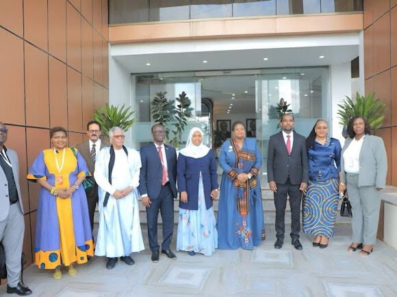 receptministerabdelk Addis Abeba: el Ministro de Trabajo de Etiopía recibe al Ministro de Educación saharaui y a las delegaciones africanas en la Semana Africana de Habilidades