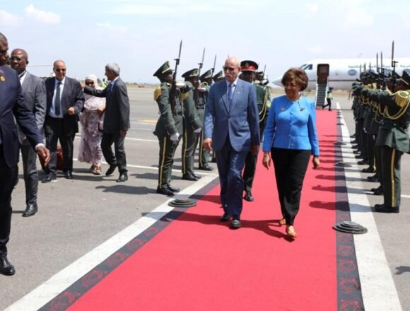 04dd4613-61ec-47da-854c-9d2722438b10 El Jefe de Estado llega a Luanda para participar en las celebraciones del 50.º aniversario de la independencia de Angola | Sahara Press Service (SPS)