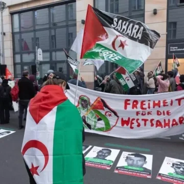 Manifestación en Berlín con motivo del 50º aniversario de la invasión marroquí del Sáhara Occidental