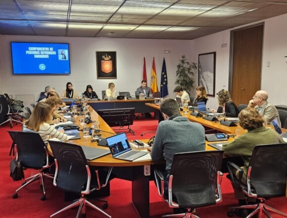 Médicos del Mundo Navarra denuncia en el Parlamento el “abandono humanitario” de los campamentos saharauis tras 50 años de exilio