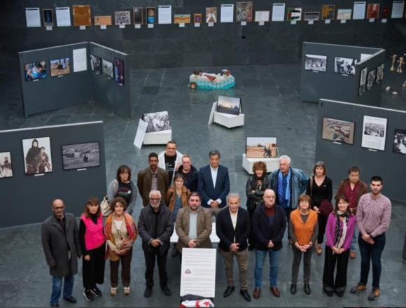 El Parlamento de Navarra inaugura la exposición ‘Sahara Occidental: 49 miradas y una esperanza’