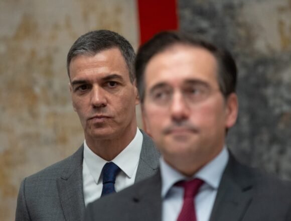 europapress-6776582-presidente-gobierno-pedro-sanchez-ministro-exteriores-jose-manuel-albares-1200x675-1 El PSOE se queda solo en la iniciativa del PP en el Congreso que insta al Gobierno a respetar el “derecho internacional” en el Sáhara – EL INDEPENDIENTE