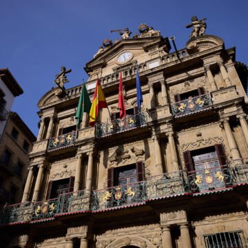 ANAS y la Delegación Saharaui en Navarra impulsan la visita institucional de concejalas y concejales de Pamplona a los proyectos apoyados por el Ayuntamiento en los campamentos