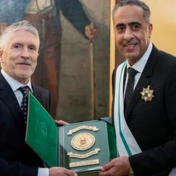 g5er1-wyaabfib-1200x675 Las asociaciones de la Guardia Civil se levantan contra Marlaska por su medalla al jefe del espionaje de Marruecos: “Es injustificable”