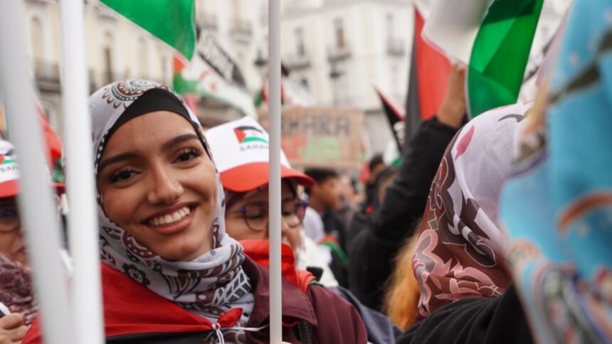 manifestacion-sahara-madrid19-1200x675-1 “Cantando a través de los muros”: la música que une al Sáhara Occidental con Palestina