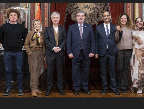 sderfrefg EL ALCALDE DE BILBAO RECIBE A SALEK BABA, MINISTRO DE SALUD PÚBLICA DE LA REPÚBLICA SAHARAUI