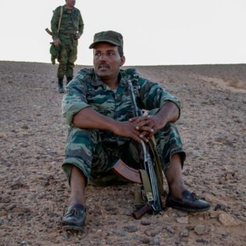 soldado-colina-mahbes-opti FRENTE POLISARIO | No hay fecha ni para negociar ni para un alto el fuego: Marruecos aún está detallando el «Plan de autonomía» con Francia