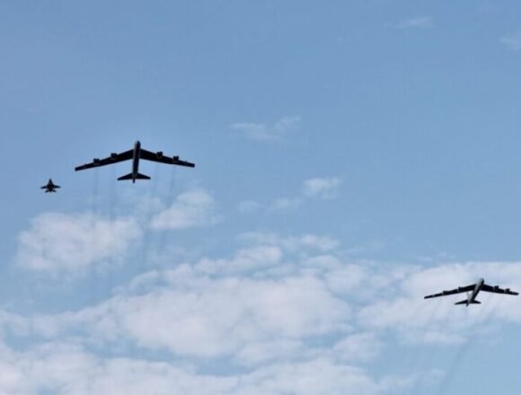 Un B-52 estadounidense despega de Morón (España) y vuela frente a las costas del Sáhara Occidental ocupado