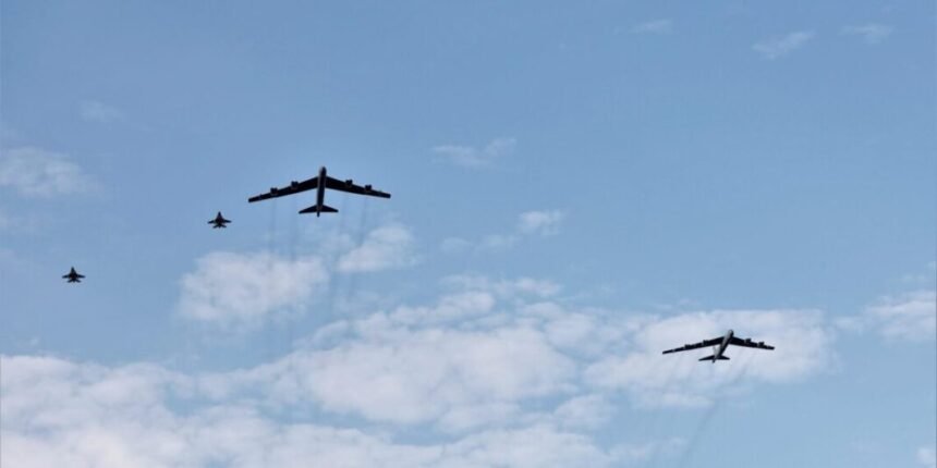 Un B-52 estadounidense despega de Morón (España) y vuela frente a las costas del Sáhara Occidental ocupado