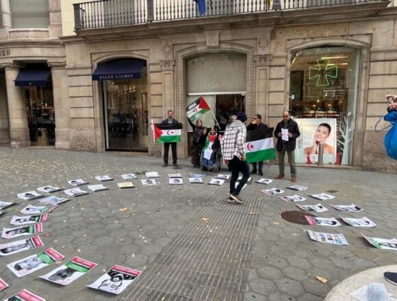 Manifestation à Barcelone appelant au respect des droits de l’homme au Sahara occidental occupé  | Sahara Press Service (SPS)