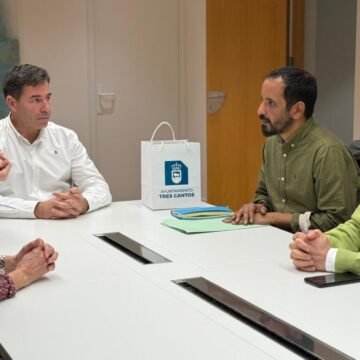 El Ayuntamiento de Tres Cantos acoge la visita del nuevo Delegado saharaui para la Comunidad de Madrid