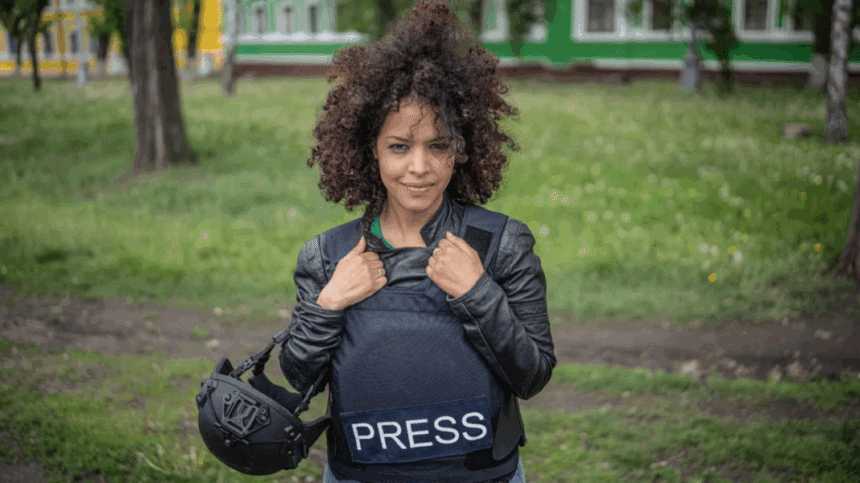 Ebbaba Hameida presenta en Asturies «Flores de papel», una historia de tres generaciones de mujeres saharauis – Nortes | Centradas en la periferia