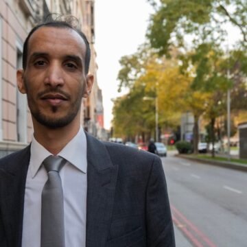 El abogado saharaui al que Marruecos prohíbe ejercer: «El apoyo de España envalentona a Rabat y lo pagamos los saharauis» – El Independiente
