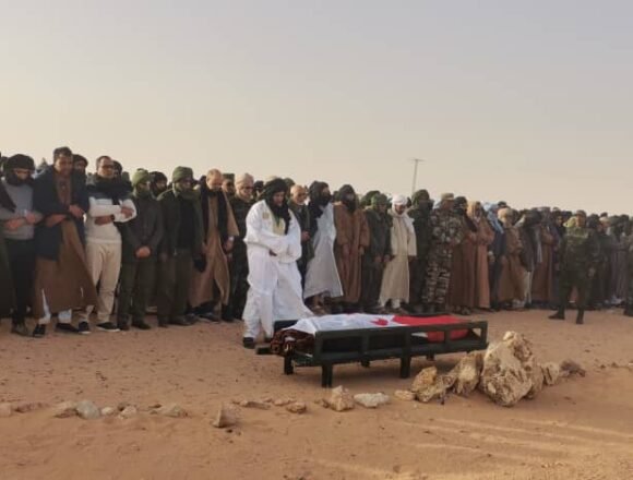 El pueblo saharaui despide al miembro del Buró Permanente del SN del Frente POLISARIO y Ministro de los Asuntos de las ZZ.OO en un emotivo funeral en Smara | Sahara Press Service (SPS)
