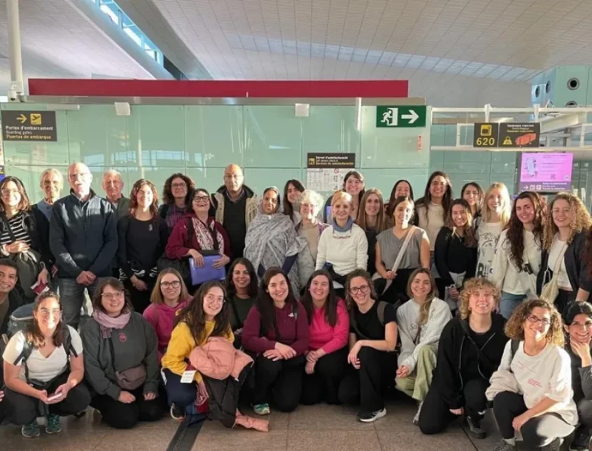 Una veintena de cooperantes y profesionales sanitarios partieron hacia los campos saharauis: “Ilusionados por poder ayudar” – Segre