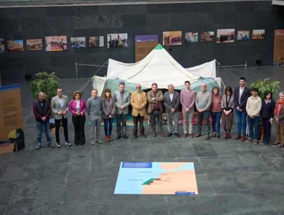 El Parlamento de Navarra inaugura la exposición ‘Navarra y el pueblo saharaui. Compromiso institucional’ | Parlamento de Navarra