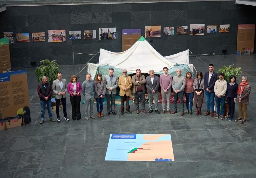 MO106239 El Parlamento de Navarra inaugura la exposición ‘Navarra y el pueblo saharaui. Compromiso institucional’ | Parlamento de Navarra