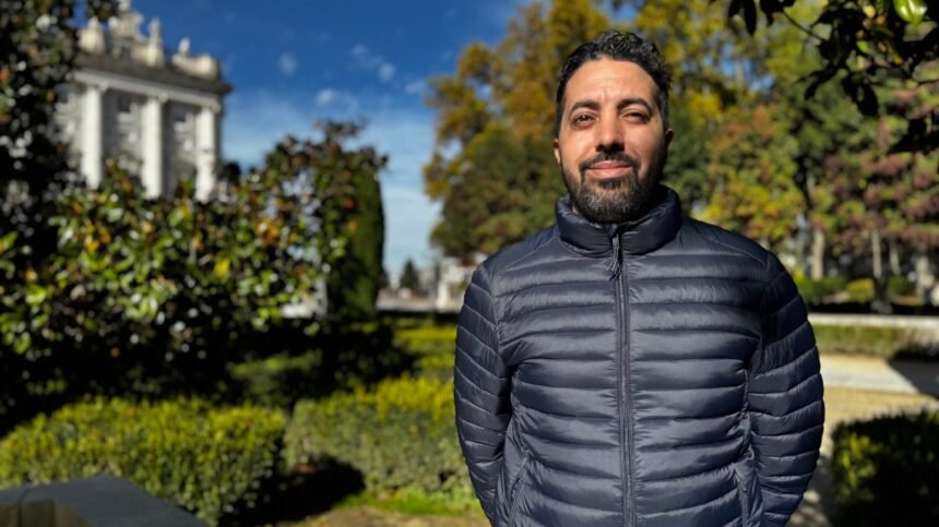 ENTREVISTA | AHMED ETTANJI, PERIODISTA SAHARAUI – “Al igual que en Gaza, en el Sáhara sufrimos un bloqueo informativo con el que Marruecos busca silenciar a todo un pueblo”