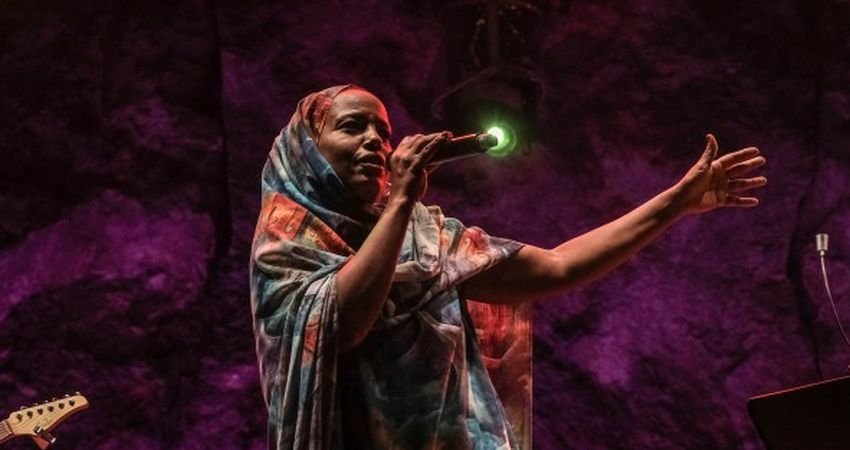 noma_850 «Nuestra historia y lucha no terminan porque Estados Unidos o algunos países europeos decidan que nuestro territorio pertenece a Marruecos» – Aziza Brahim en MarDeFueguitos