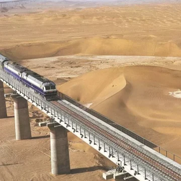La ligne ferroviaire minière Gara Djebilet-Bechar achevée : un chantier colossal de 950 km au cœur du Sahara – 24H Algérie