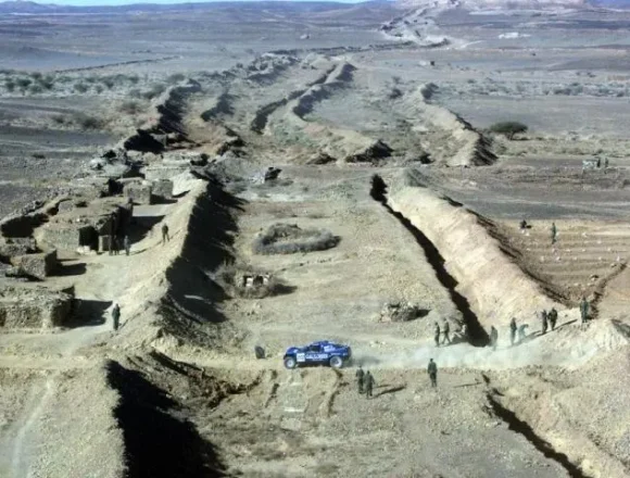 Ce n’est pas un conflit Maroc–Algérie. Et il n’y a aucune “reddition” sahraouie – Par Carlos C. García