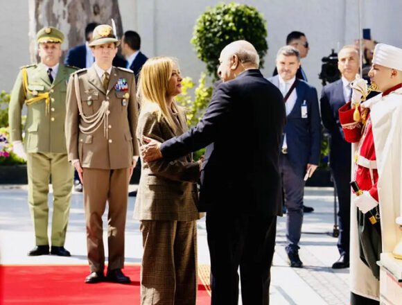 La prensa francesa señala el retroceso de Francia en Argelia frente a España e Italia