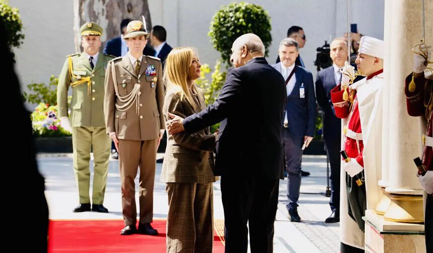 La prensa francesa señala el retroceso de Francia en Argelia frente a España e Italia