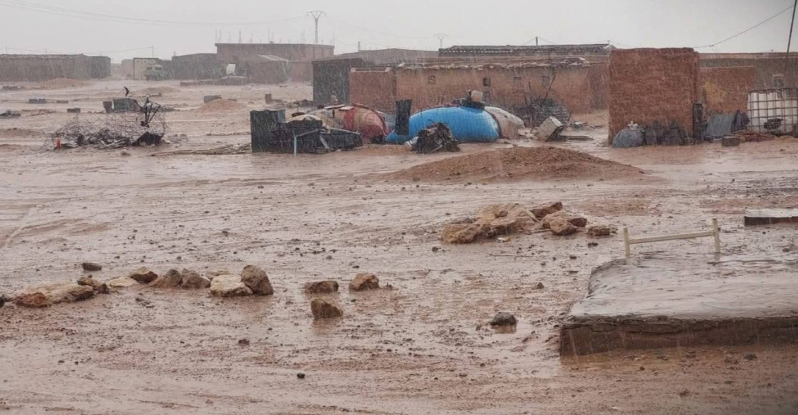 Lluvias torrenciales provocan inundaciones en los campamentos saharauis y agravan la crisis humanitaria en Tinduf