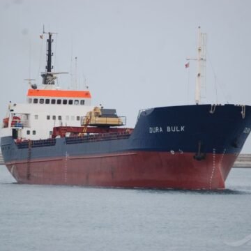 dfre El naufragio del Dura Bulk frente a El Aaiún reabre una cuestión incómoda: ¿de quién son esas aguas?