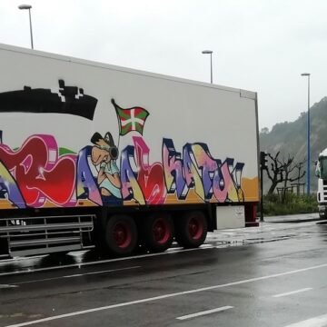 Caravana solidaria vasca reúne cerca de 50 toneladas de ayuda para los campamentos de refugiados saharauis