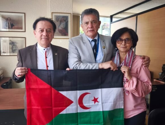 Parlamentarios de Ecuador reciben a la Asociación de Amistad con el Pueblo Saharaui en la Asamblea Nacional