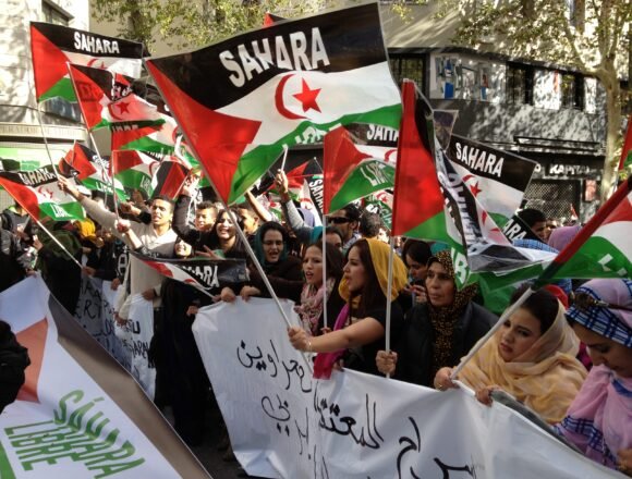 Sáhara Occidental: la situación de los saharauis en España se agrava entre la exclusión de la regularización y el bloqueo de la ley en el Congreso