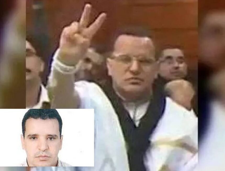 Preso político saharaui en la prisión de Tiflet 2 denunciando violaciones de derechos humanos