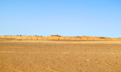 Muro marroquí en el Sáhara Occidental que divide el territorio
