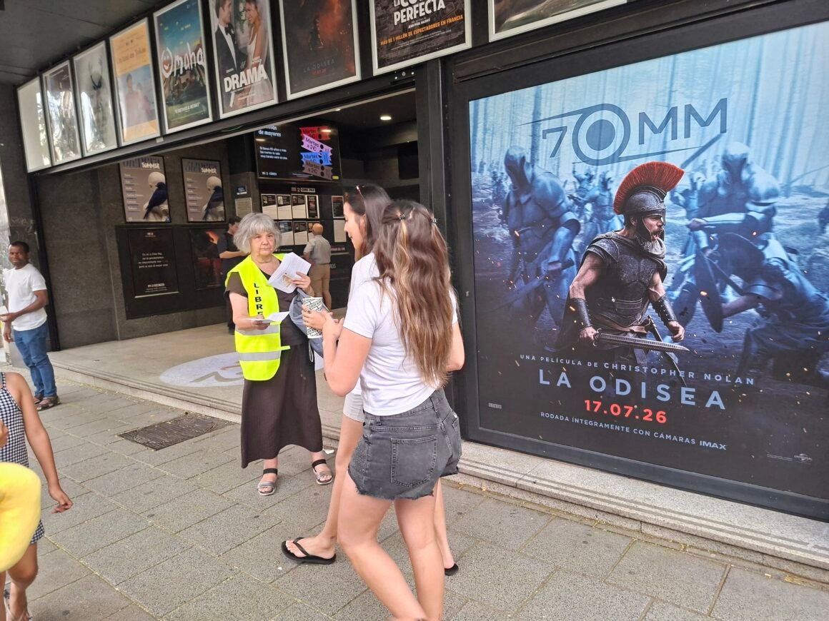 HNh5Y0kWEAAAWcT Activistas llaman en Madrid al boicot de ‘La Odisea’ por su rodaje en el Sáhara Occidental ocupado