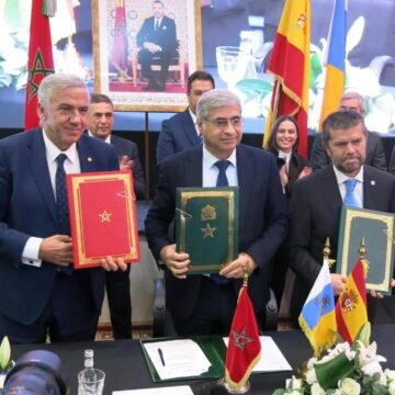 los-rectores-de-las-universidades-ibn-zohr-de-agadir-marruecos-abdelaziz-bendou-las-palmas-de-gran-canaria-lluis-serra-y-la-laguna-francisco-garcia-firman-un-acuerdo-de-cooperacion SEGUIMIENTO | El rector de La Laguna pide disculpas y excluye El Aaiún y Dajla de la cooperación con Marruecos
